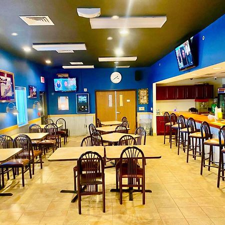 Park View Inn & Suites Hoisington Near Great Bend Bagian luar foto