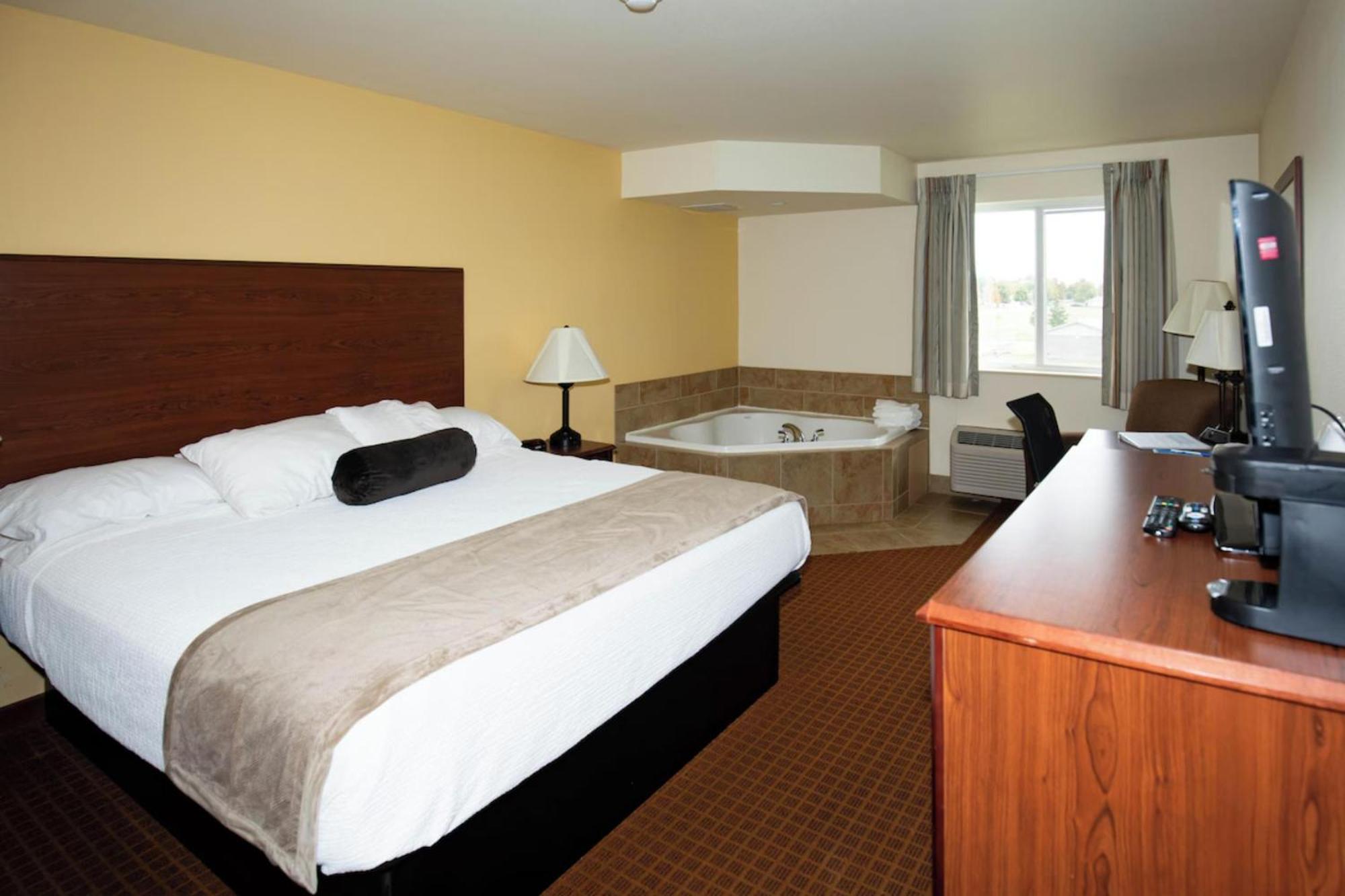 Park View Inn & Suites Hoisington Near Great Bend Bagian luar foto