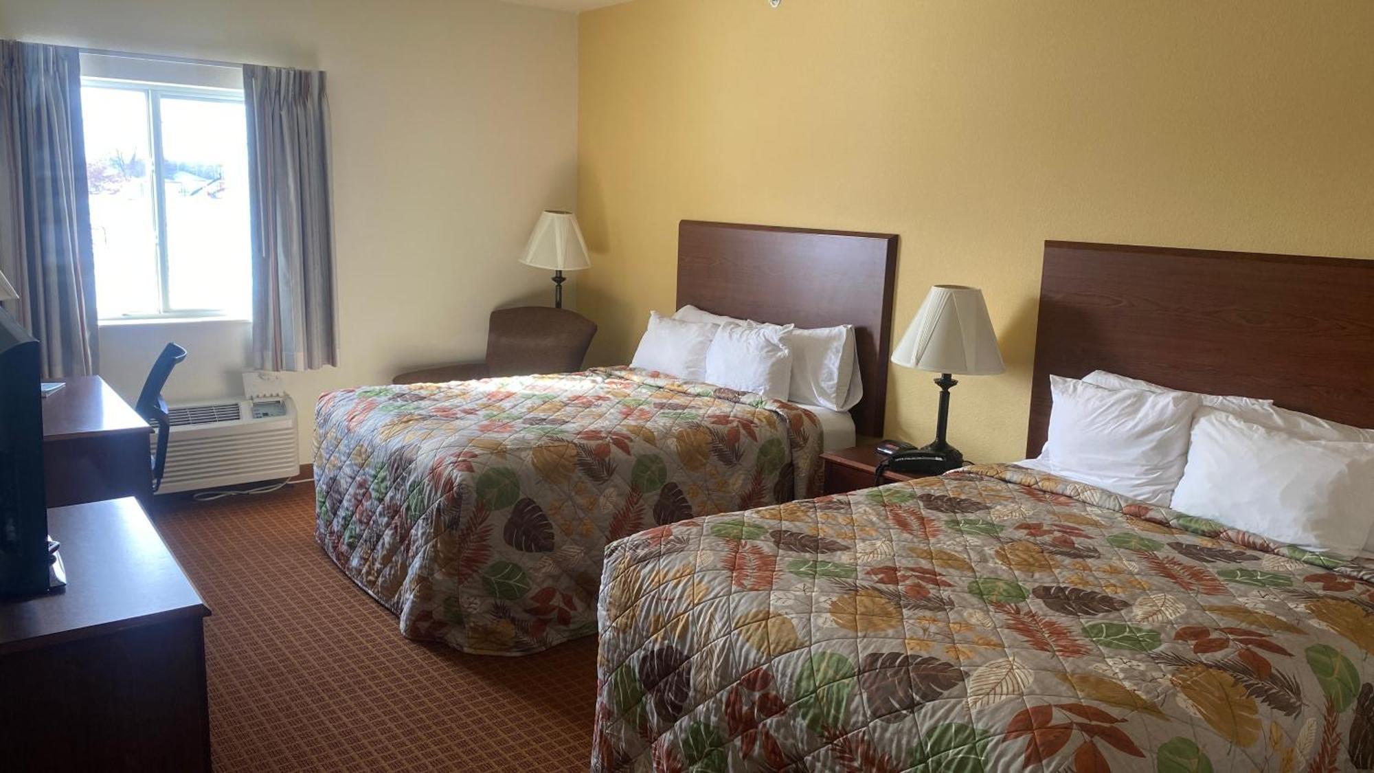 Park View Inn & Suites Hoisington Near Great Bend Bagian luar foto